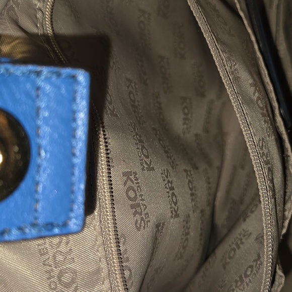 Michael Kors Pebble Leather Drawstring Shoulder Bag - EUC - Picture 6 of 8